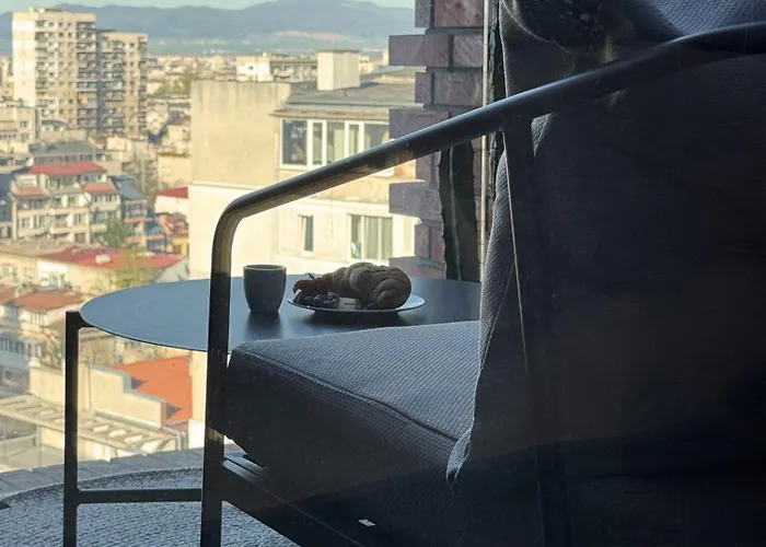 Rooftop Red Apple * 소피아