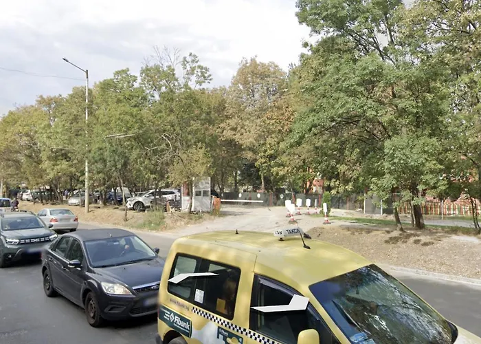 Rooftop Red Apple 소피아