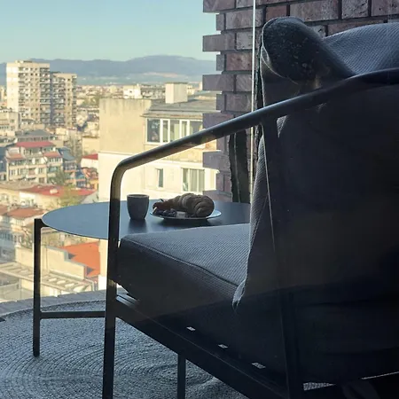 Rooftop Red Apple * Sofie